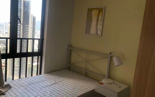免佣 地铁口300米 深业中城 大单间 便宜招租