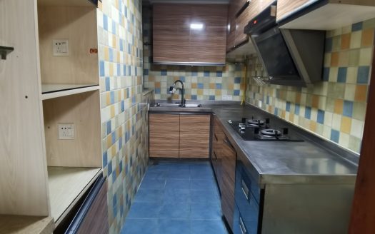 免佣租房双地铁口富通城六期四房出租