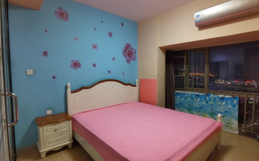 免佣租房双地铁口富通城六期四房出租