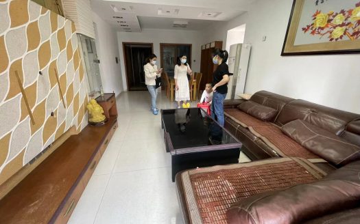 西乡地铁口圣淘沙骏园大4房精装全齐出租